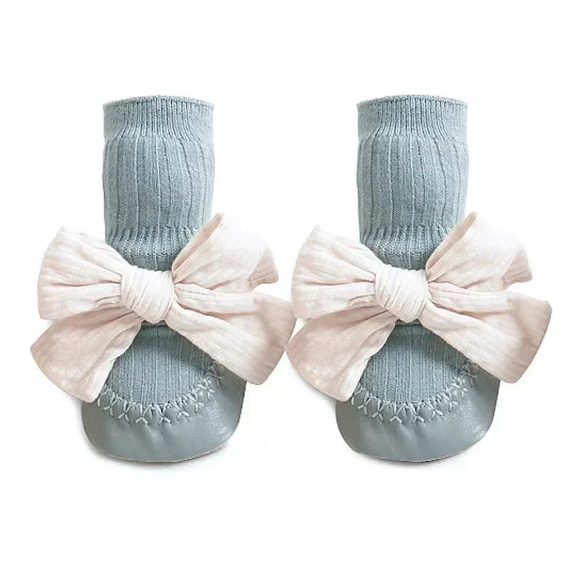 Chaussons-pour-bebe-bleu